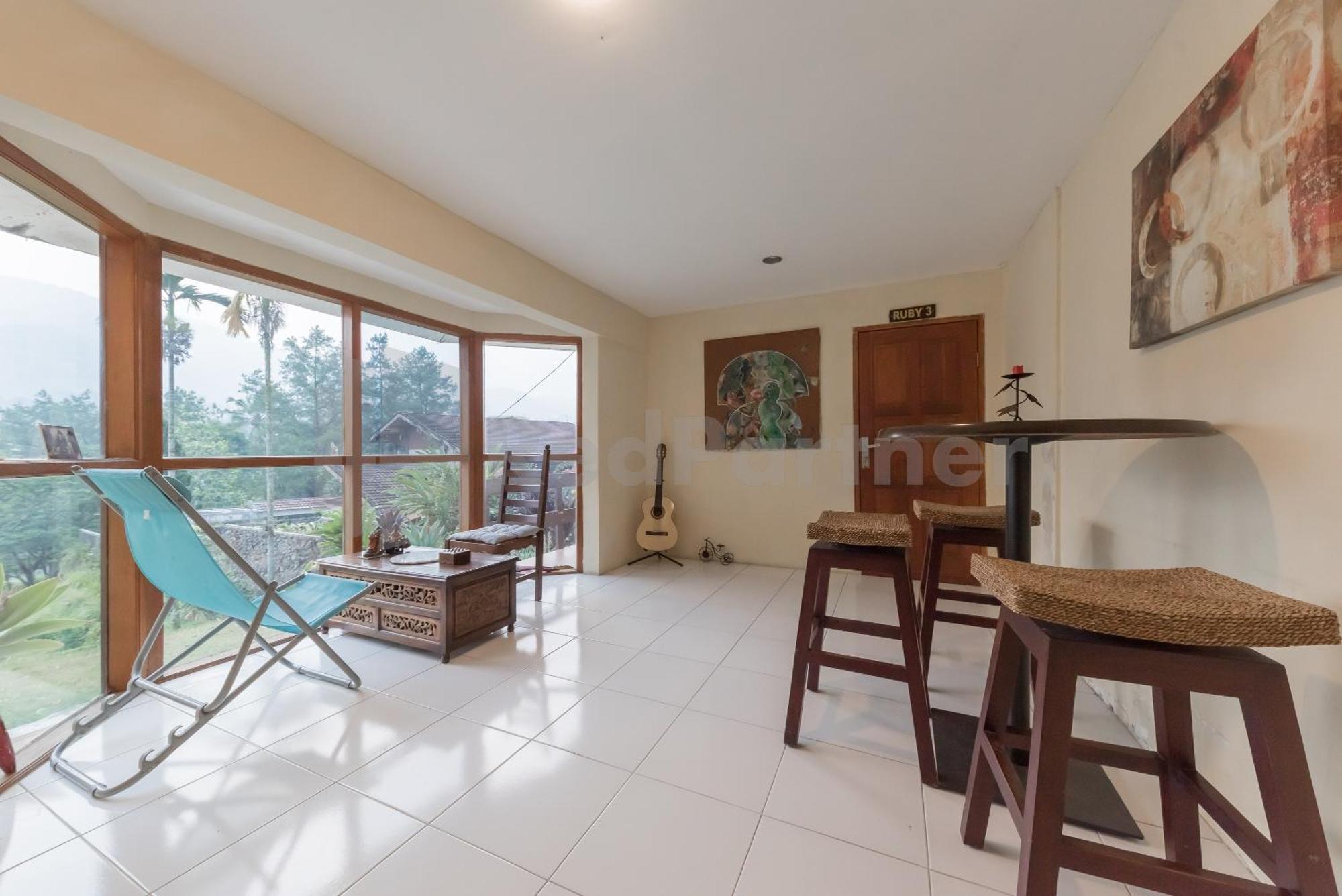 Bens Homestay Mitra Reddoorz Bogor Buitenkant foto