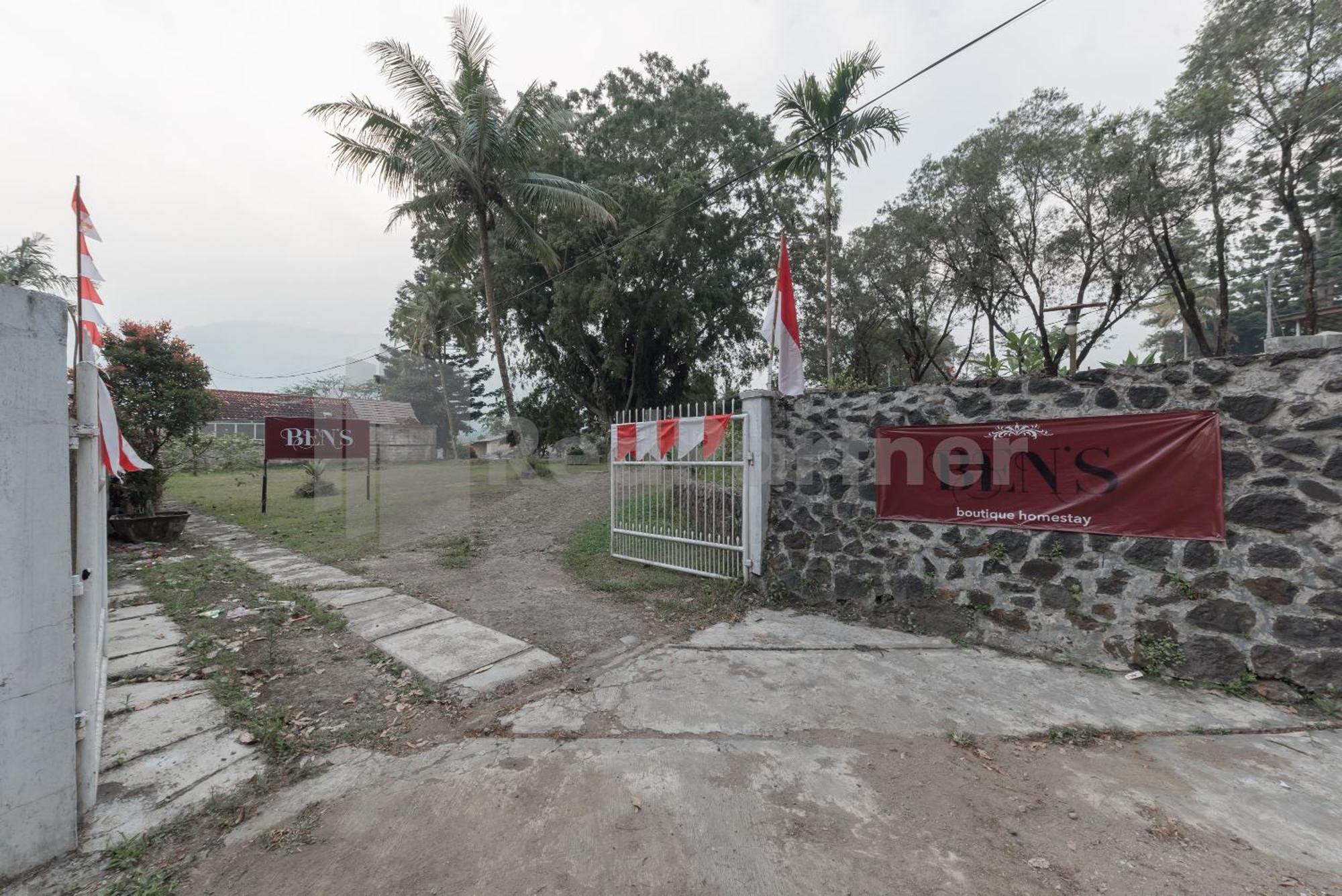 Bens Homestay Mitra Reddoorz Bogor Buitenkant foto